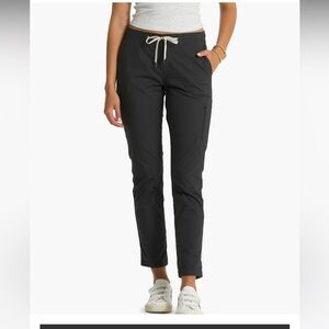 Vuori Womens Ripstop Pants in Charcoal